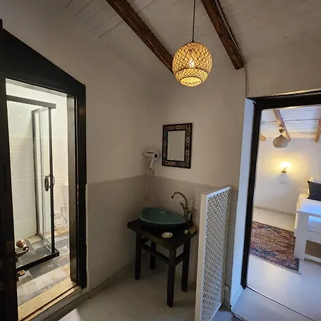 Kapela Tas Alacati *