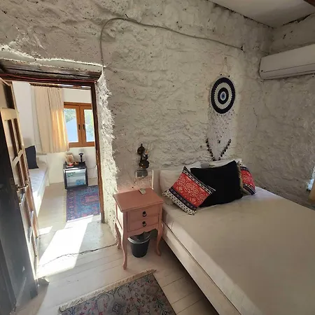 Otel Kapela Taş Alaçatı *