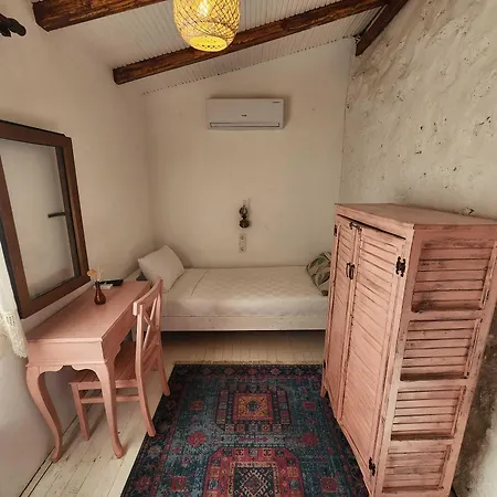 Kapela Tas Alacati Ξενοδοχείο *