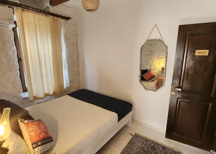 Kapela Tas Alacati Hotell Çeşme