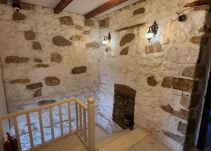 Kapela Tas Alacati * Çeşme